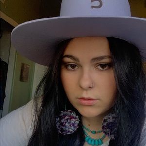 Meet your Posher, Haley